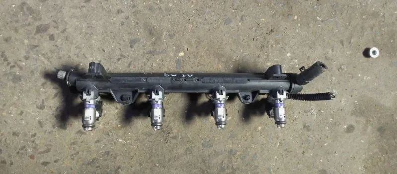 Топливная рейка Volkswagen Polo CGGB