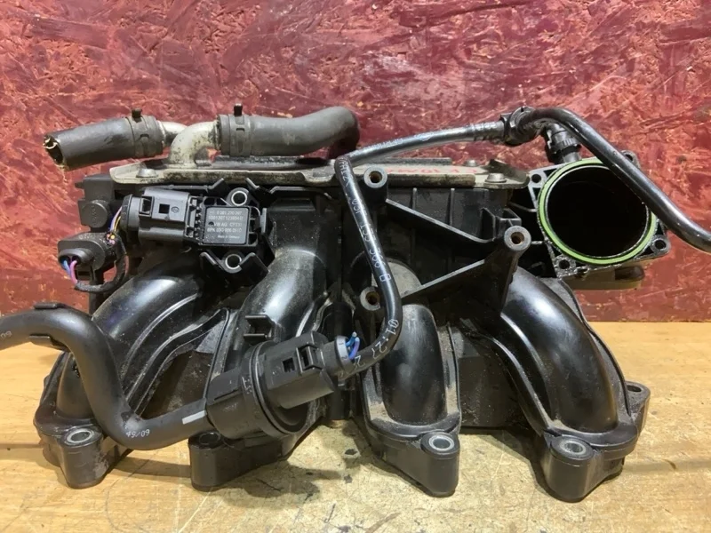 Коллектор впускной Skoda Yeti CBZB