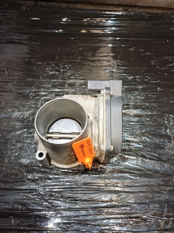 Дроссельная заслонка Volkswagen Polo BUD