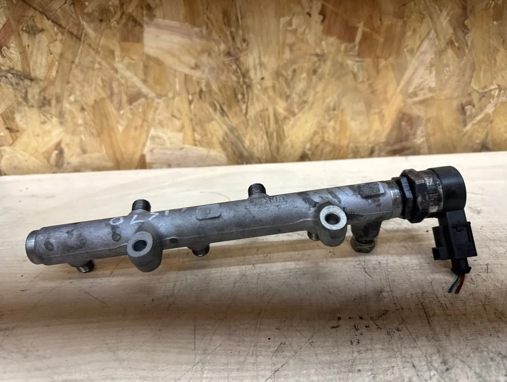 Топливная рейка Volkswagen Touareg 1 GP CASA