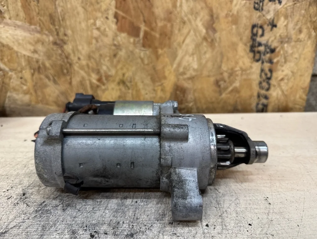 Стартер Volkswagen Passat CJEB