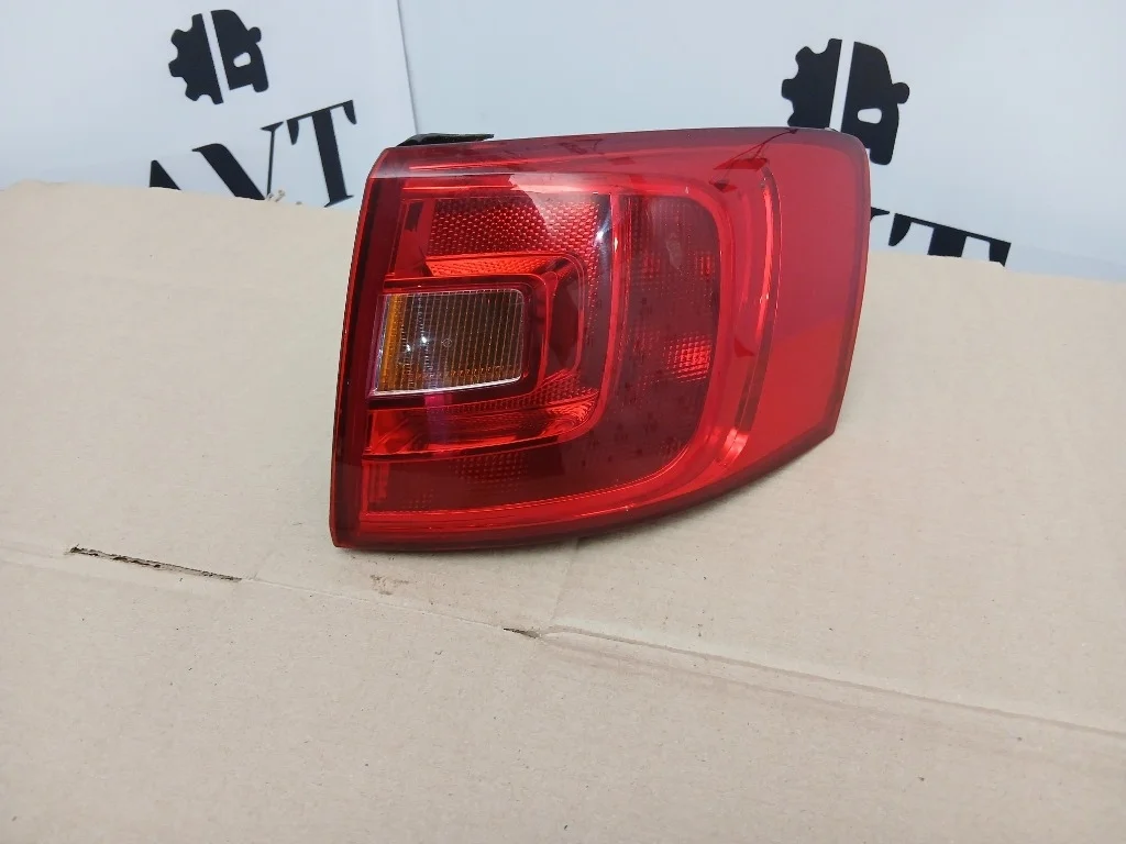 Фонарь задний правый задний правый Volkswagen