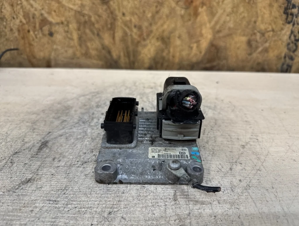 Блок управления Opel Astra H Z14XEP