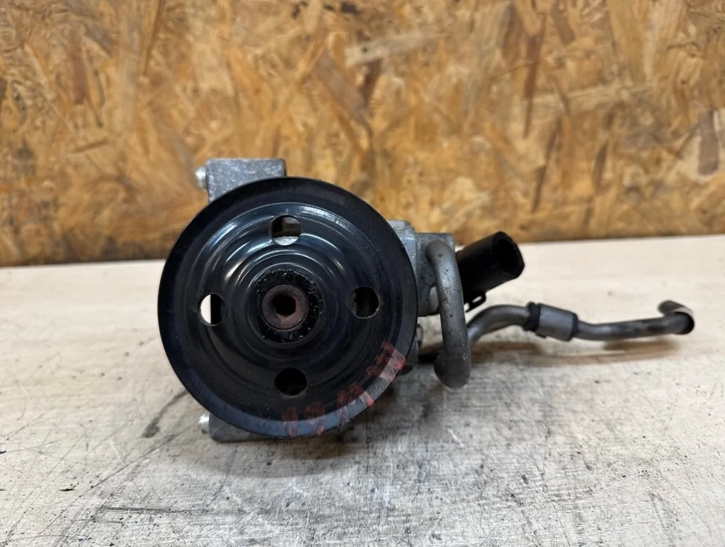 Насос гидроусилителя руля Land Rover Freelander