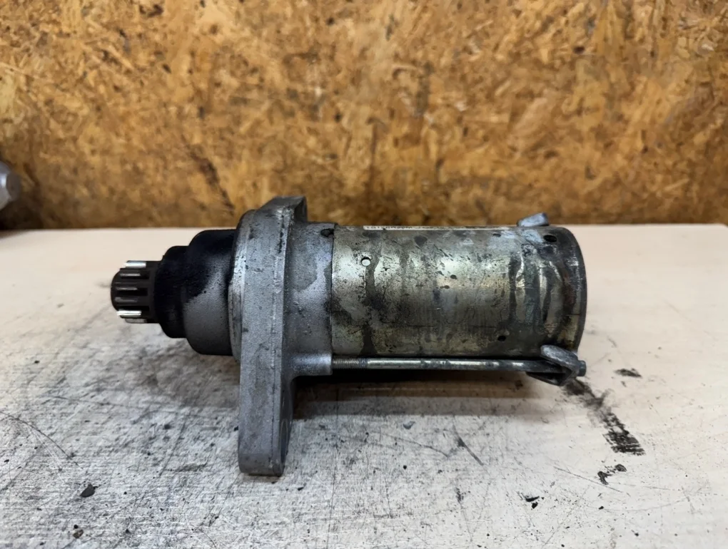 Стартер Volkswagen Passat 7 CDA