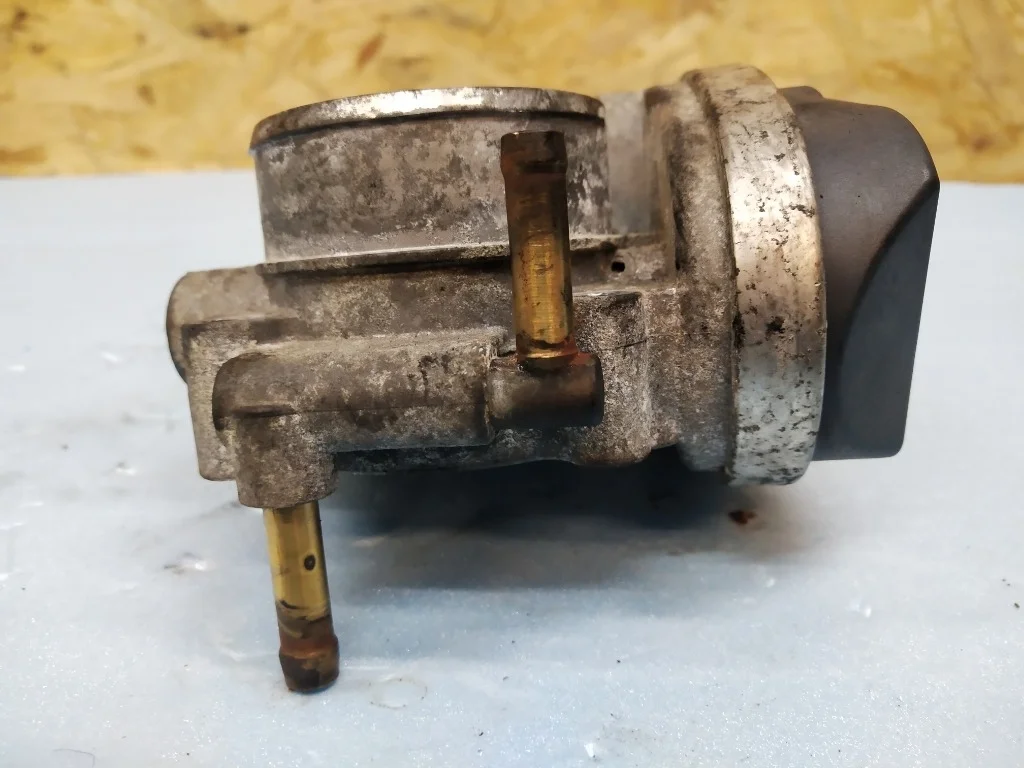 Дроссельная заслонка Opel Vectra Z18XER