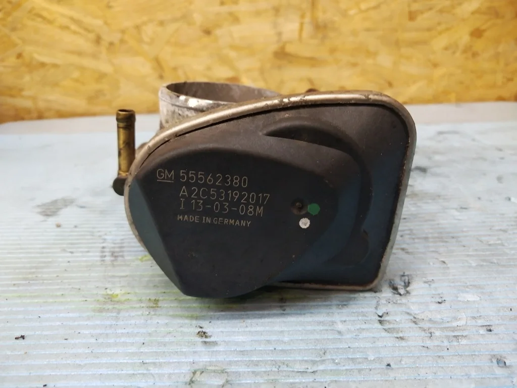 Дроссельная заслонка Opel Zafira Z18XER