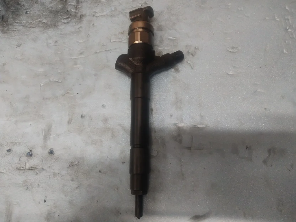 Форсунка топливная Mitsubishi L200 4D56U