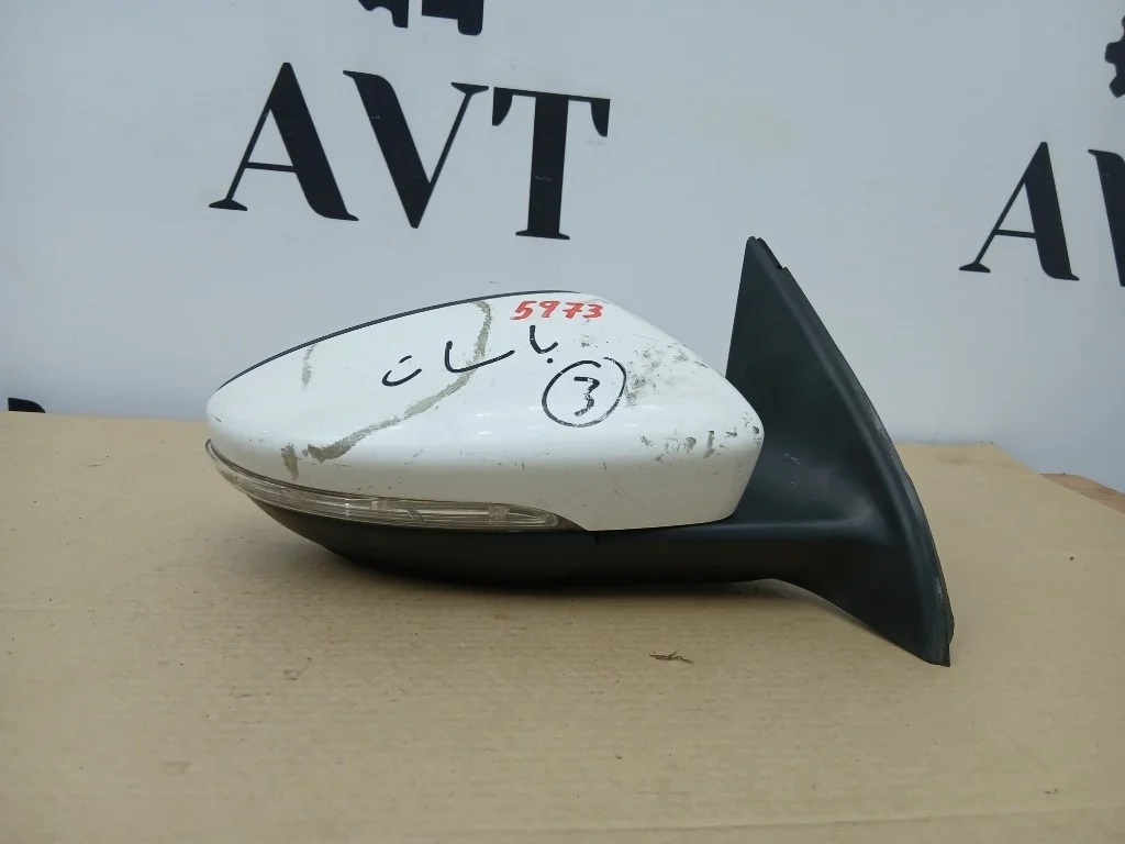 Зеркало правое Volkswagen Passat B7