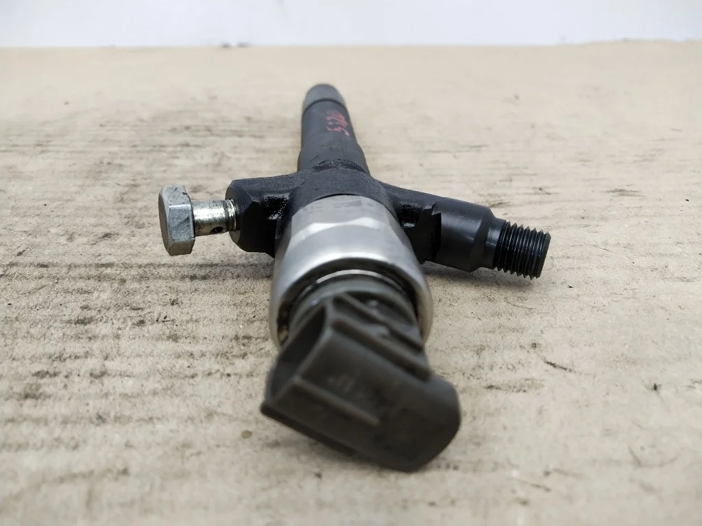 Форсунка топливная Mitsubishi L200 4D56U