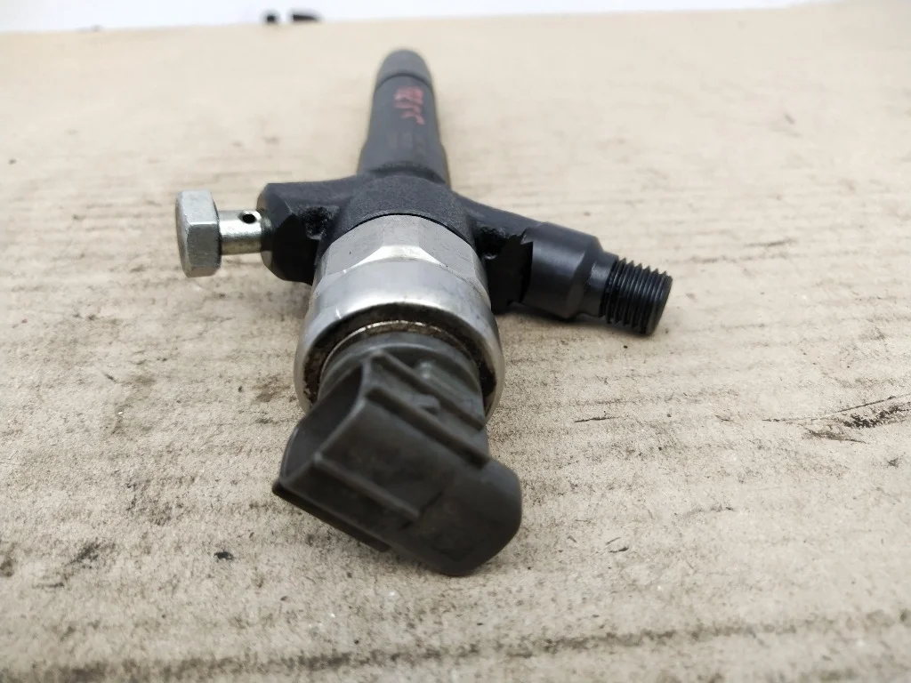 Форсунка топливная Mitsubishi L200 4D56U