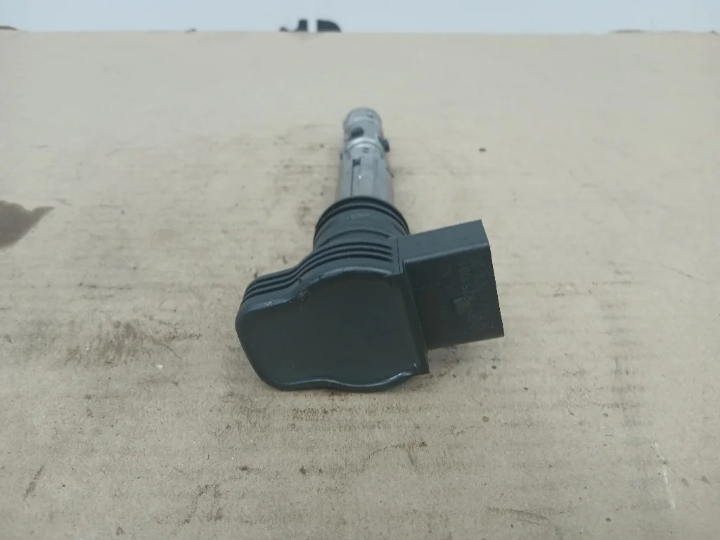 Катушка зажигания Audi A4 ALT