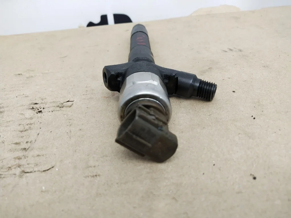 Форсунка топливная Mitsubishi L200 4D56U