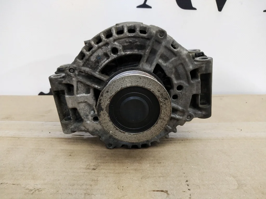 Генератор Audi A6 C6 BDX