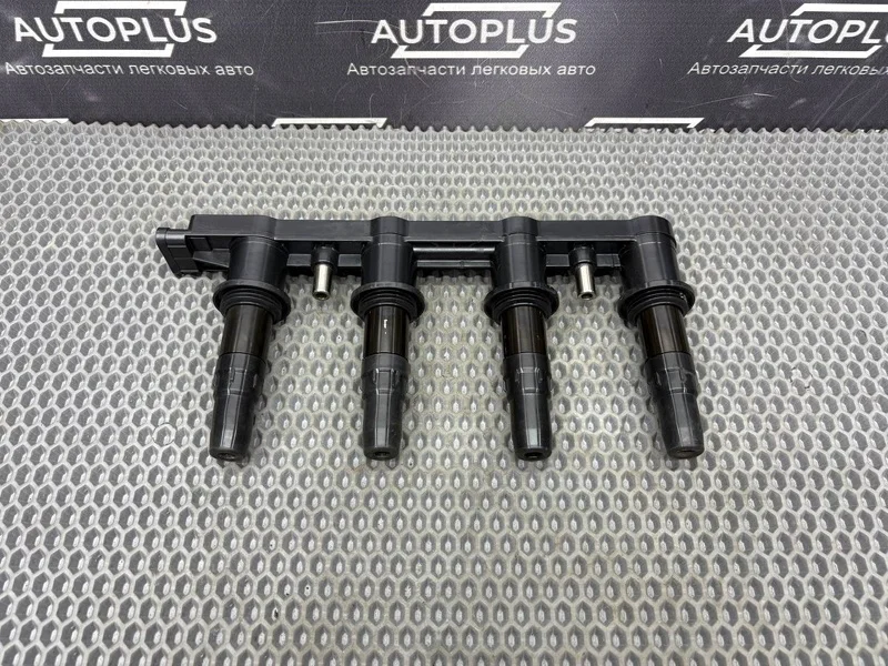 Катушка зажигания Opel Astra J 2010 55584404 ХЭТЧБЕК A16XER