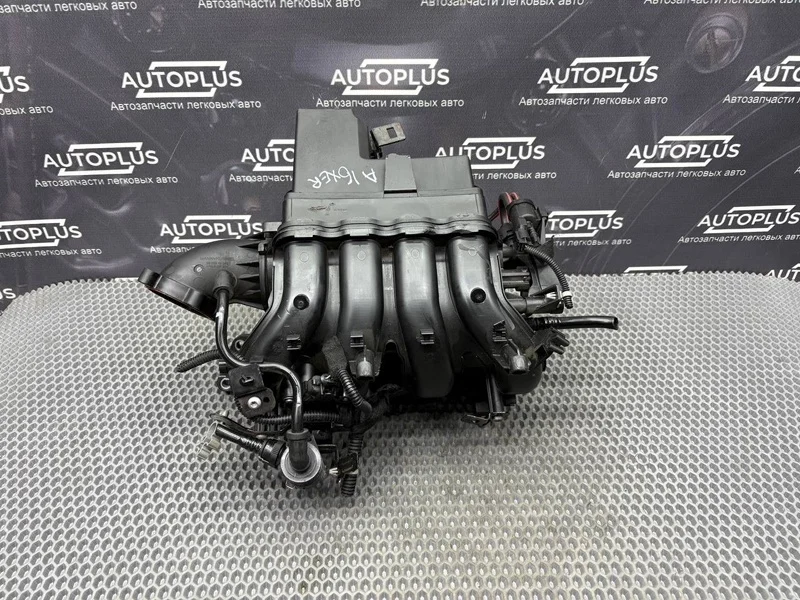 Впускной коллектор Opel Astra J 2010 55561187 ХЭТЧБЕК A16XER