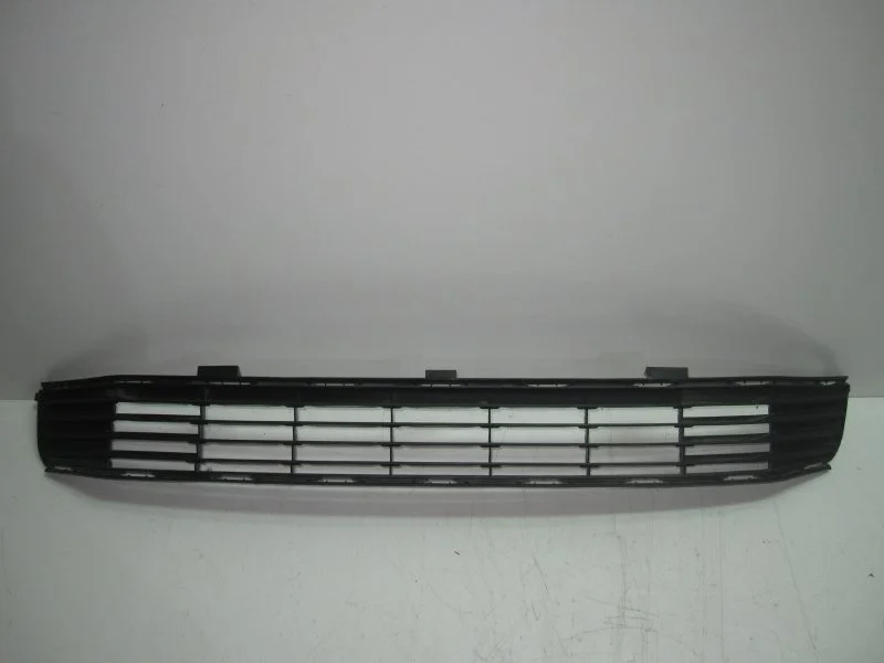 Решетка бампера Toyota Camry 2011-2018 V50