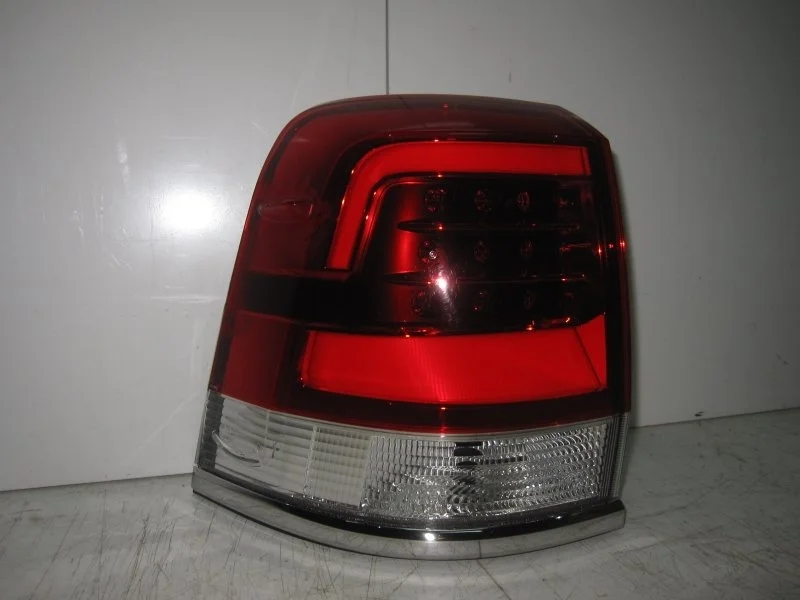 Фонарь Toyota Land Cruiser 2016> 200