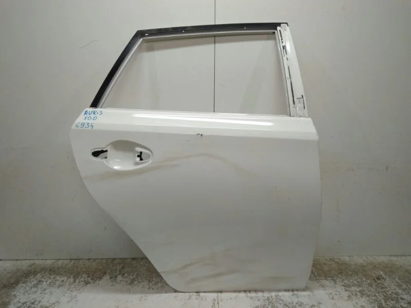 Дверь Toyota Auris 2012-2018