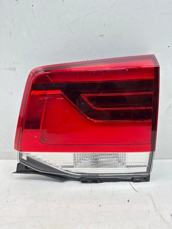 Фонарь Toyota Land Cruiser 2016> 200