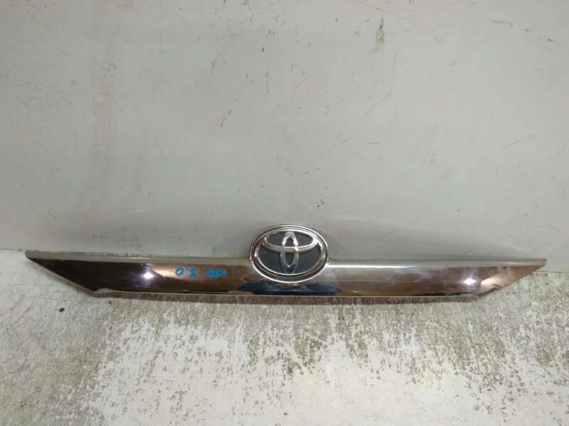 Накладка крышки багажника Toyota Camry 2011-2014 V50