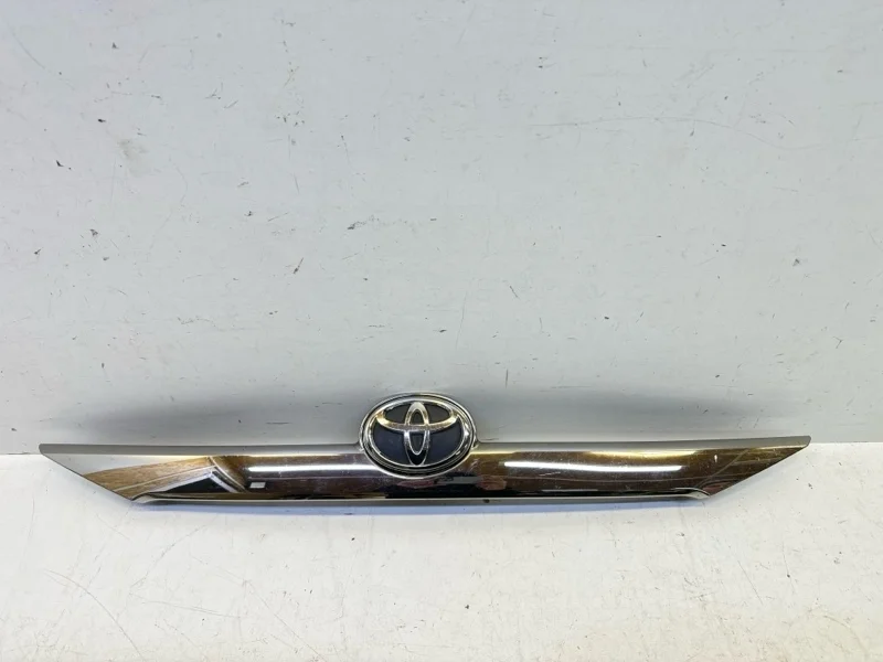 Накладка крышки багажника Toyota Camry 2011-2014 V50