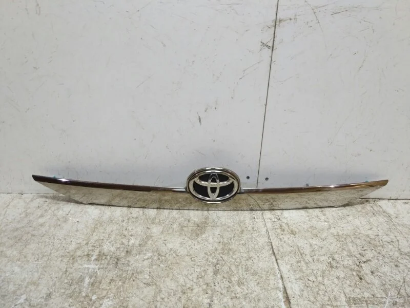 Накладка крышки багажника Toyota Camry 2011-2014 V50
