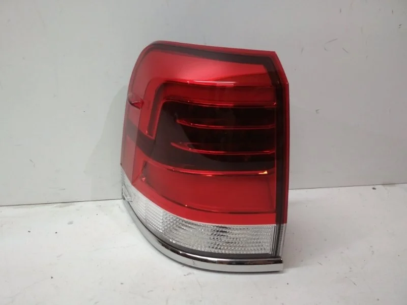 Фонарь Toyota Land Cruiser 2016- 200