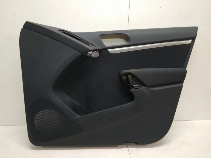 Обшивка двери Volkswagen Tiguan 2007-2016