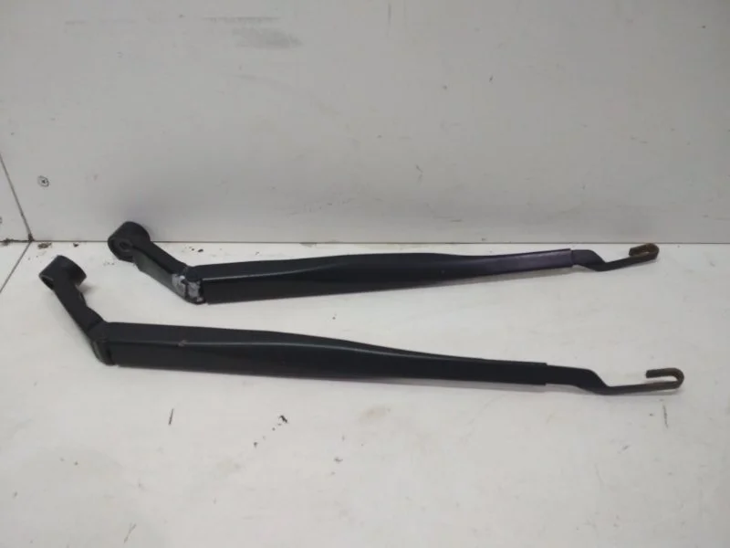 Поводок стеклоочистителя Toyota Rav4 2013- 40