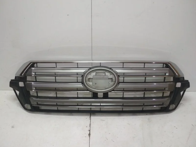 Решетка радиатора Toyota Land Cruiser 2016- 200