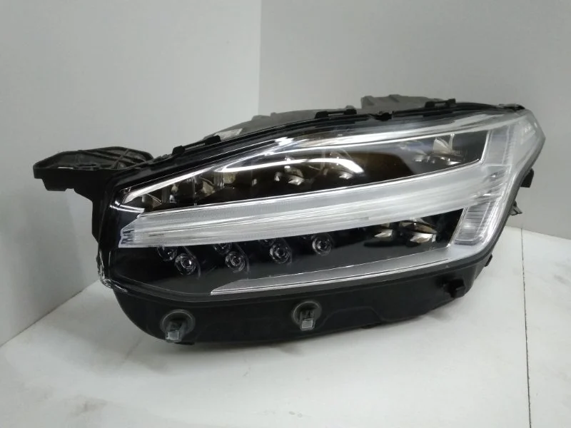 Фара Volvo XC90 2015-