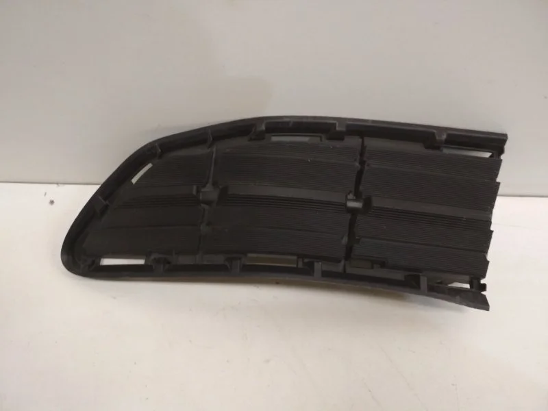 Заглушка бампера Toyota Rav4 2013-2015 40