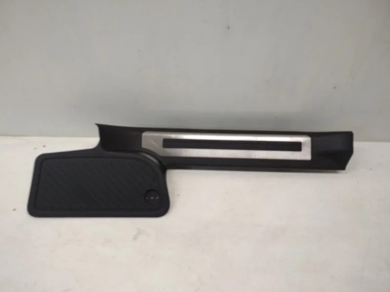 Накладка порога внутренняя Toyota Land Cruiser 2016- 200