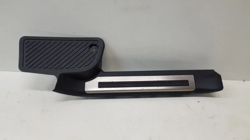 Накладка порога внутренняя Toyota Land Cruiser 2016- 200
