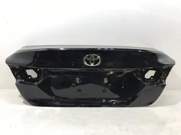 Крышка багажника Toyota Camry 2017- V70