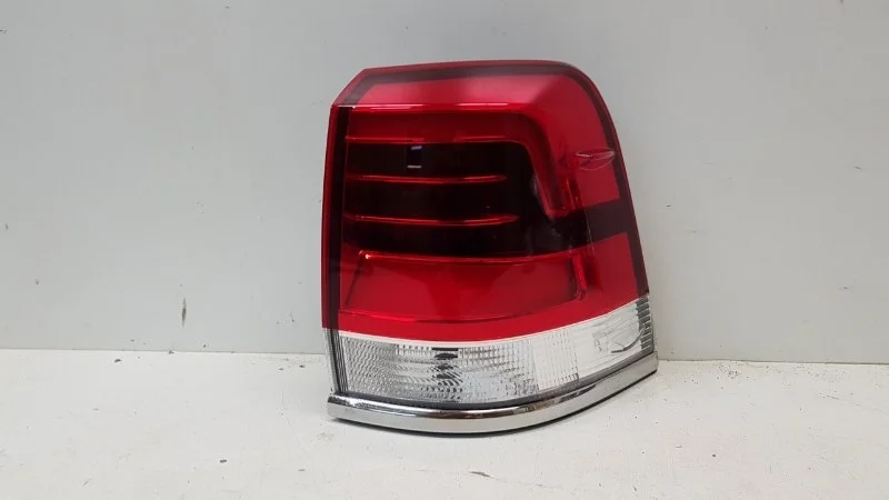 Фонарь Toyota Land Cruiser 2016- 200