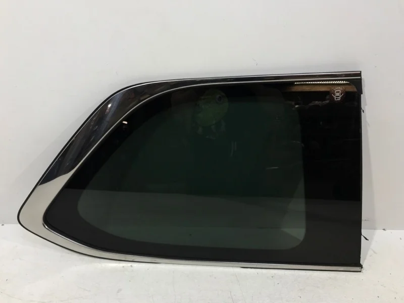 Стекло Infiniti QX80 2010- Z62