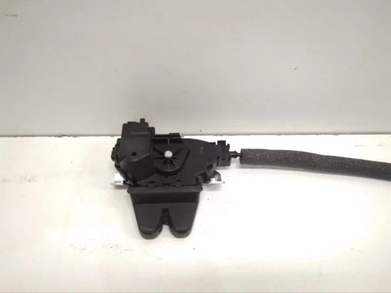 Замок крышки багажника Mercedes-Benz 2008-