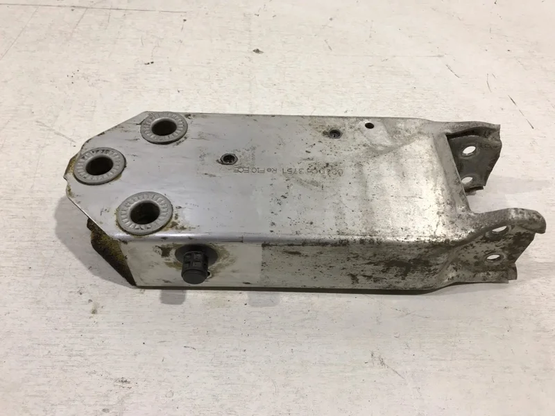 Кронштейн усилителя bmw 5er 2009-2016 F10