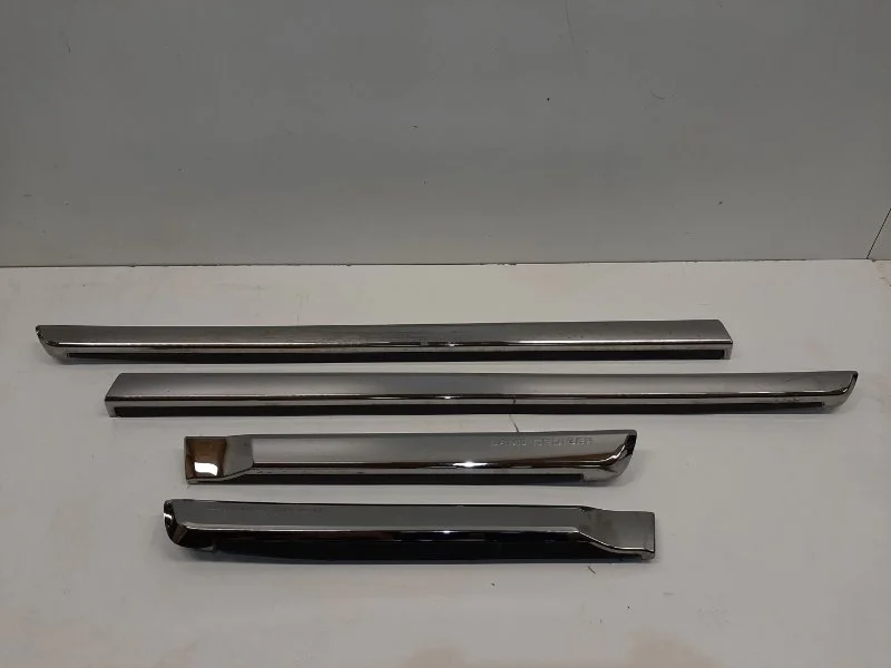 Комплект молдингов на двери Toyota Land Cruiser 2016- 200