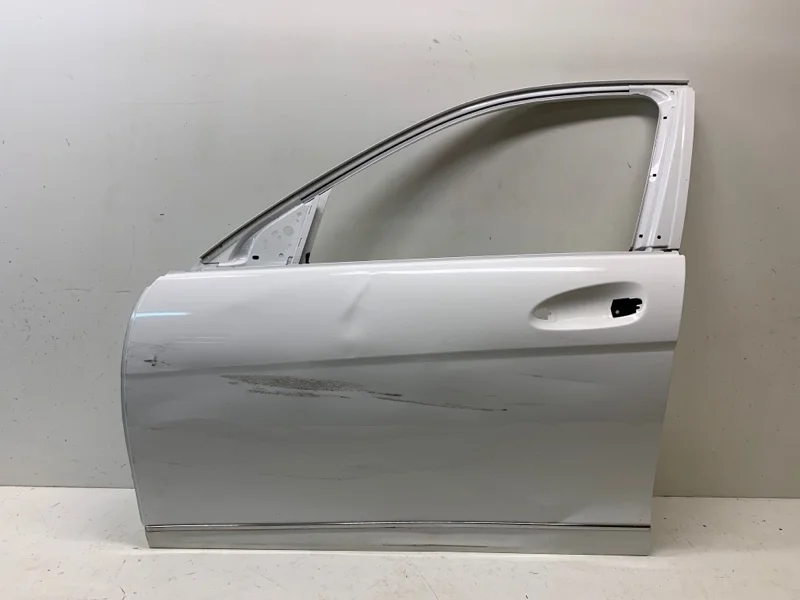 Дверь Mercedes-Benz -Class 2009-2014 W204