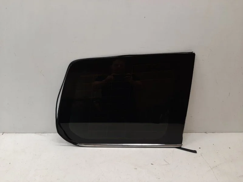 Стекло в крыло Toyota Land Cruiser 2016- 200