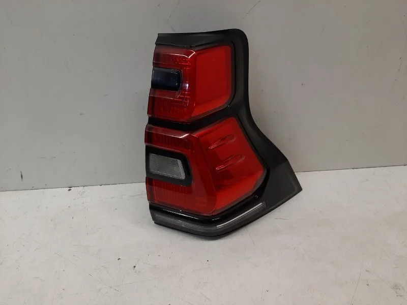 Фонарь Toyota Land Cruiser Prado 2018- 150