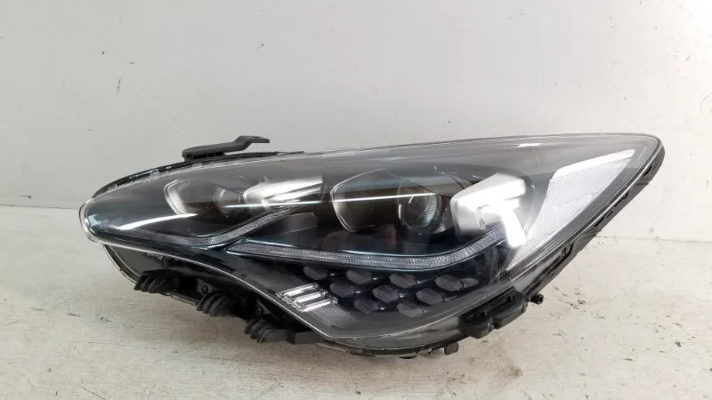 Фара Kia Stinger 2017-2019