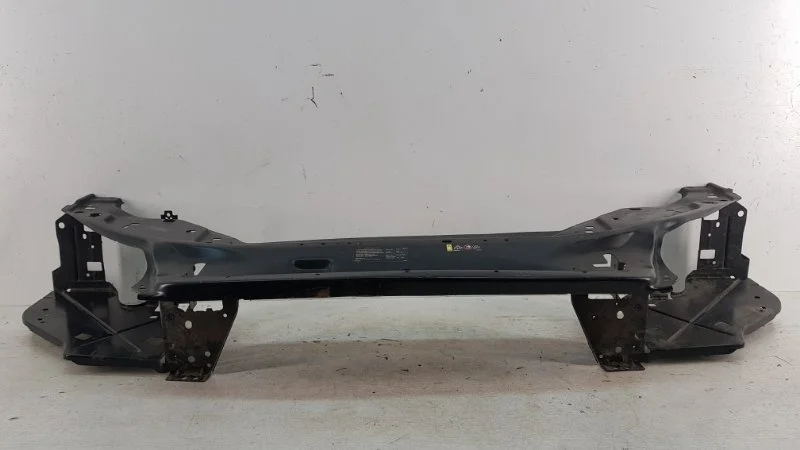 Панель передняя (телевизор) Volvo XC70 2007-