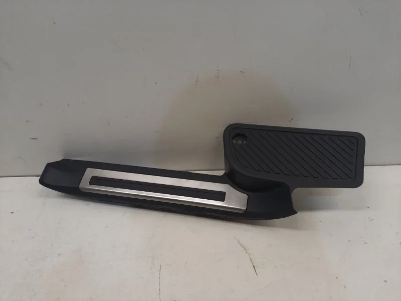 Накладка порога внутренняя Toyota Land Cruiser 2016- 200