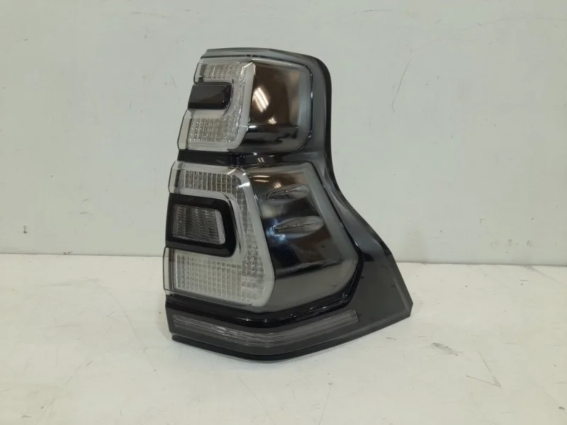 Фонарь Toyota Land Cruiser Prado 2019- 150