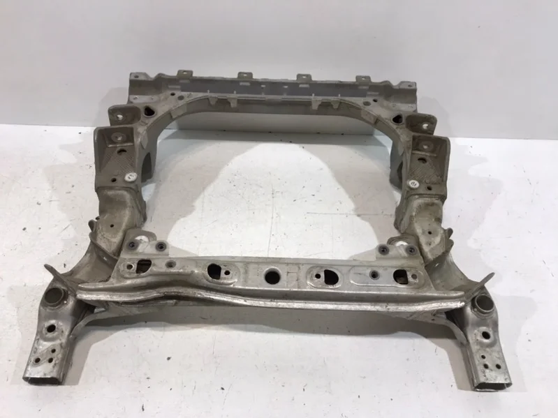 Подрамник Mercedes-Benz -Class 2016- w213