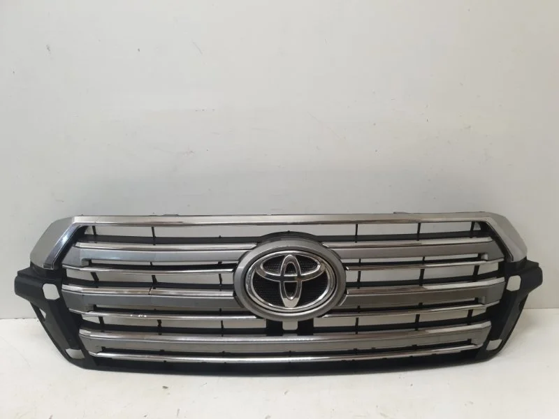 Решетка радиатора Toyota Land Cruiser 2016- 200